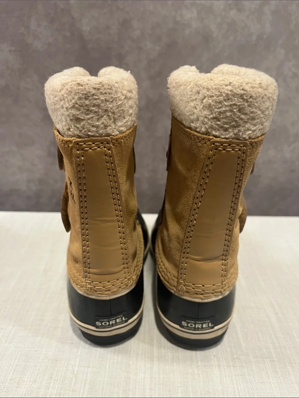 Sorel Kids Winter Snow Boots in Tan and Black - Faux Shearling Lined size 9